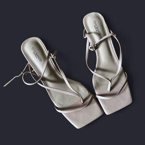 Tony Bianco Avi Strappy nude light pink tan Sandal Kitten Heels size 8